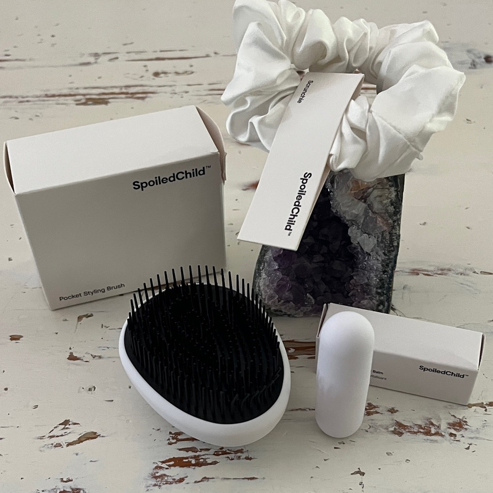 Spoiled Styling Set with Black and White Brush